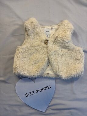 GAP - Faux fur vest. Size 6-12  months